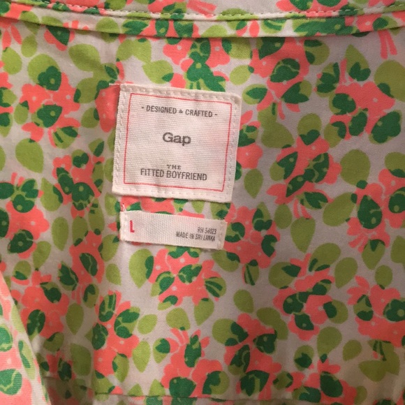 GAP Fitted Boyfriend Pink and Green Button Down - Picture 2 of 5